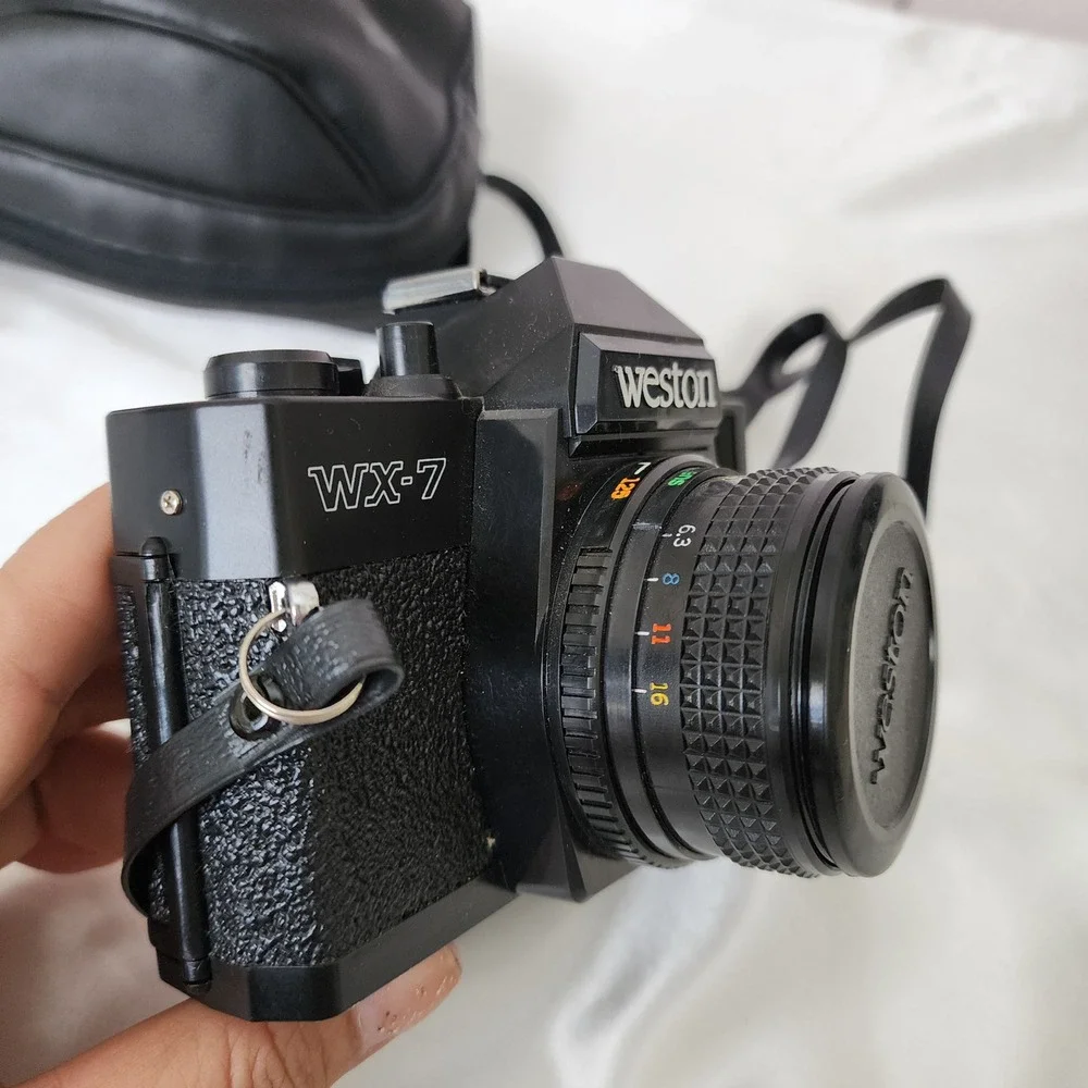 ☘️ Weston WX-7 35mm Film Camera with 50mm f/6.3 Lens and Carrying Case Black